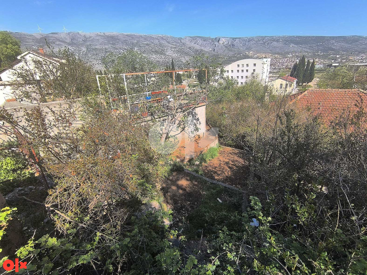 Prodaje se Zemljište sa kućom u Rodoču 2