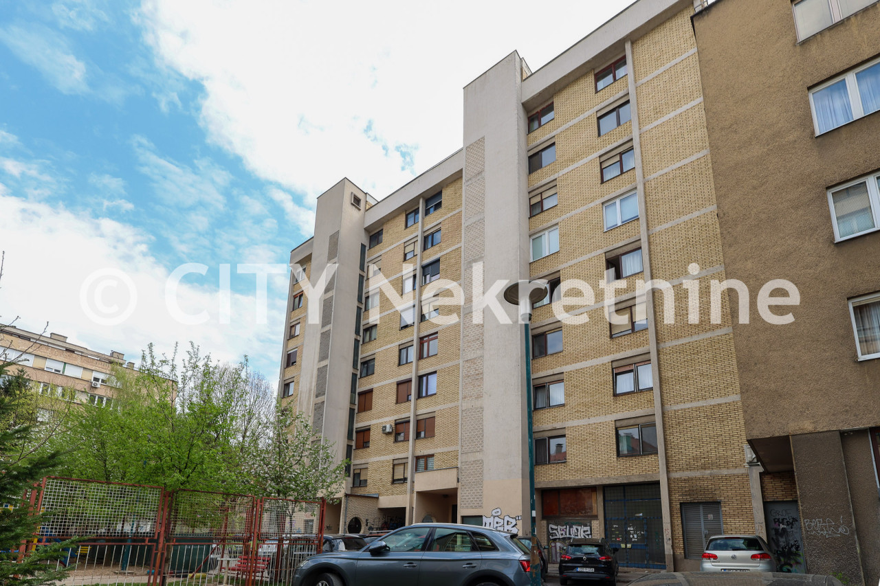 Trosoban stan - Novo Sarajevo - Grbavica - 70 m2