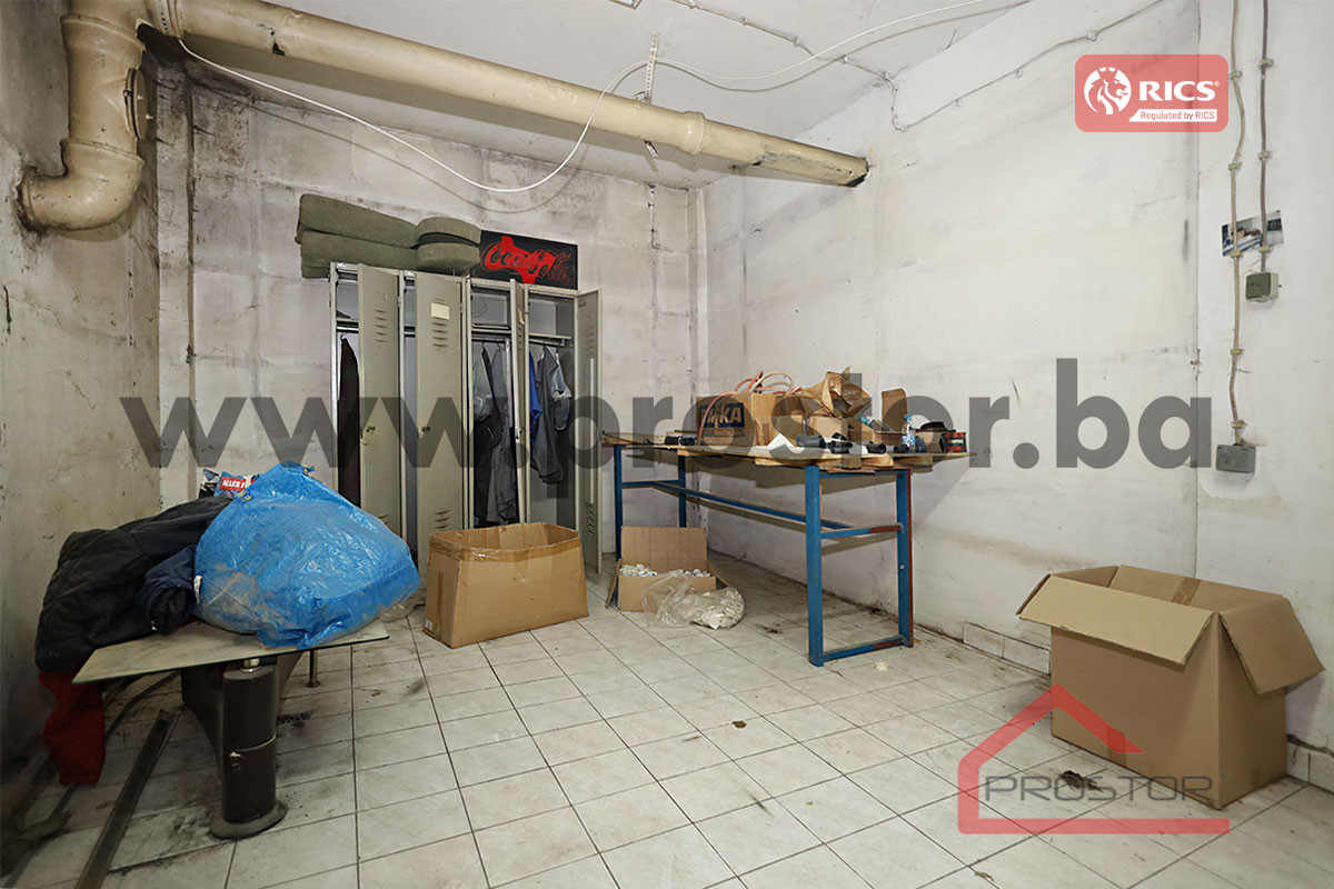 PROSTOR izdaje: Poslovni prostor na šetnici, 280m2, Dobrinja 2