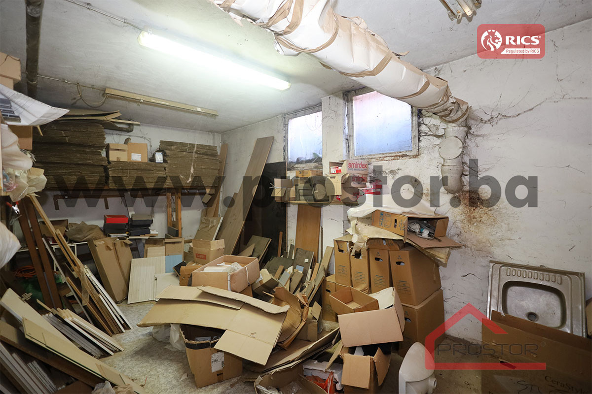 PROSTOR izdaje: Poslovni prostor na šetnici, 280m2, Dobrinja 5