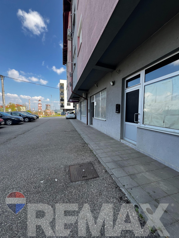 Na prodaju poslovni prostor 42m2 u Adi 10
