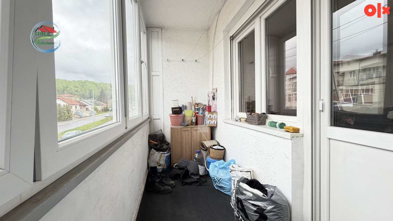 Savršeno iskorišten! Sunčan trosoban stan u Miladijama! 16