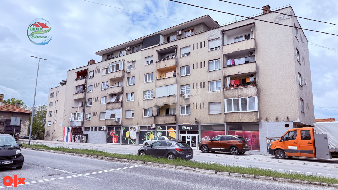 Savršeno iskorišten! Sunčan trosoban stan u Miladijama! 18