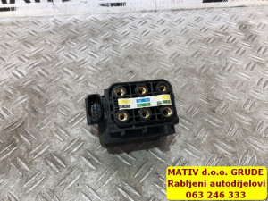 Mercedes CLS w218 2013 Razdjelnik zračnog ovjesa