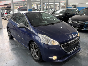 Peugeot 208 1.6 e-HDI 68kw 2012 Godina !