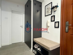 Na prodaju četverosoban stan 125m2, u naselju Rosulje photo 2