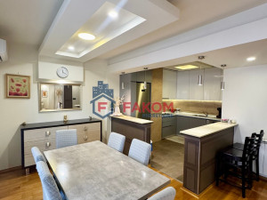 Na prodaju četverosoban stan 125m2, u naselju Rosulje photo 3