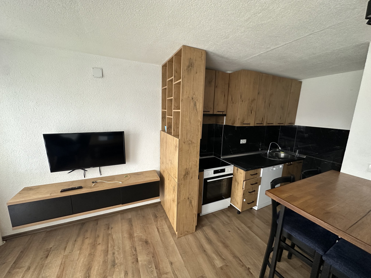 Trosoban kompletno namješten stan Borik - 50 m2 3