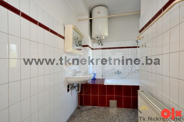 Kancelarije u centru grada 102 m2 sa tri parking mjesta 13