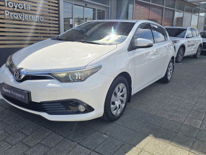 Toyota Auris 1.6b Luna