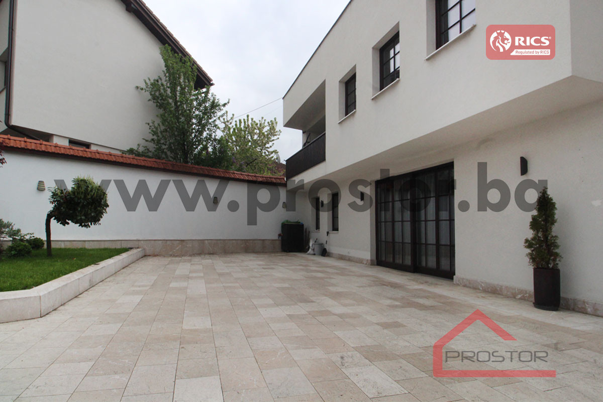 PROSTOR izdaje: Ekskluzivna rezidencija, 710m2, Kovači 3