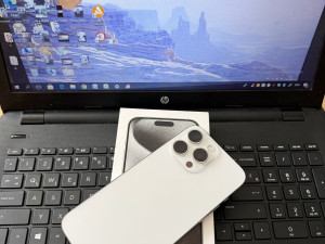 IPHONE 15 PRO MAX 256GB NOVO WHITE 84% BAT FUL PAKET EU MODEL
