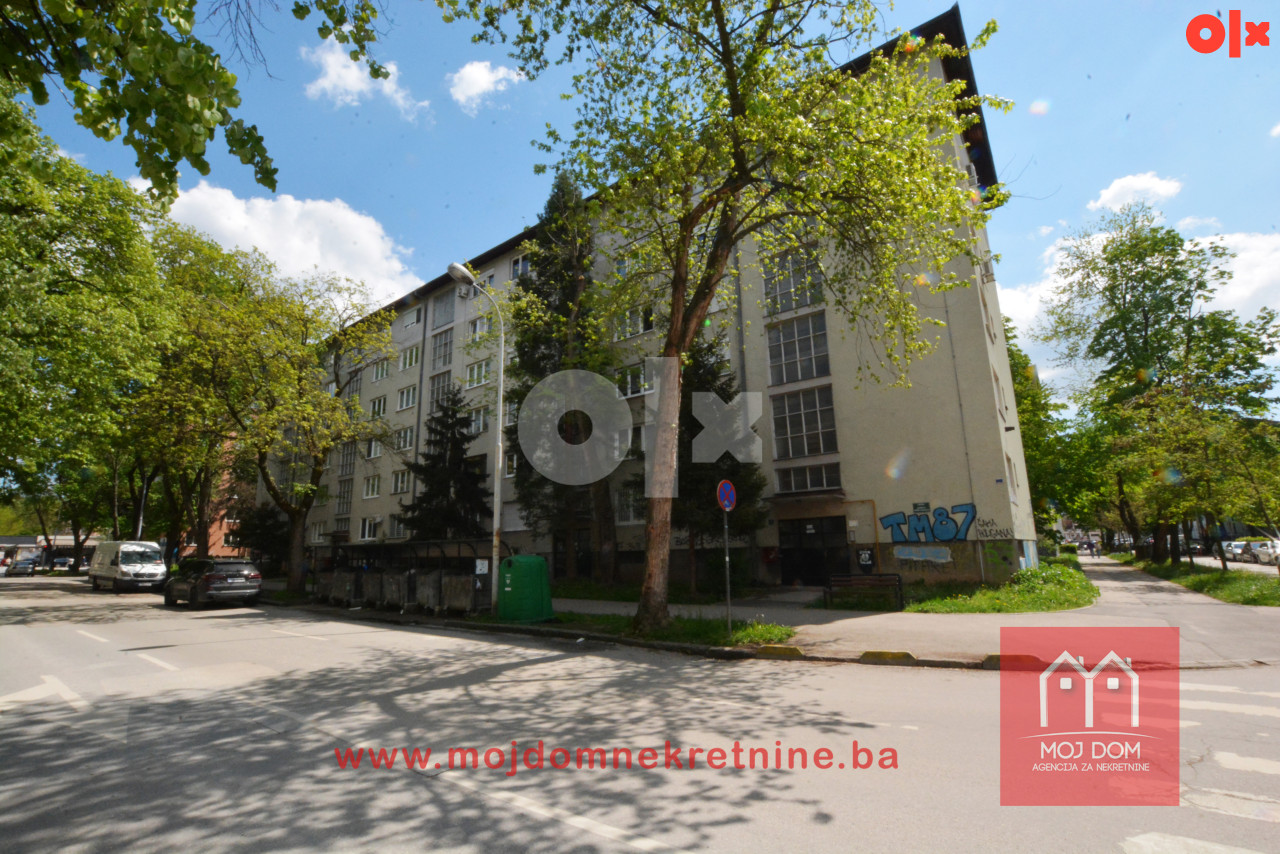 Dvosoban stan 51m2 kod Shopping centra Grbavica 2
