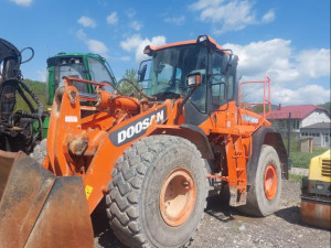 Utovarivač DOOSAN DL300 (3,3 m3) - 19 tona