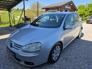 VW GOLF 5 2.0 TDI DSG AUTOMATIK 2005.GOD URAĐEN VELIKI SERVIS REG