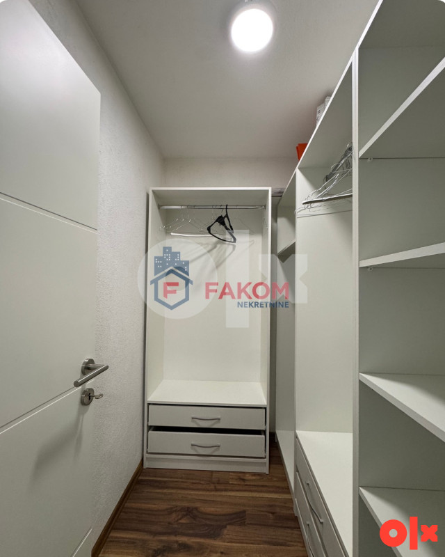 Na prodaju LUX kuća sa bazenom 9