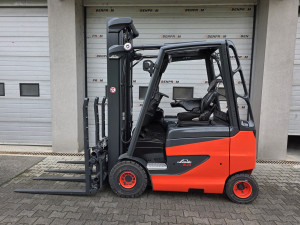 Elektro viljuskar LINDE E25H-01/600 (Benprom doo)