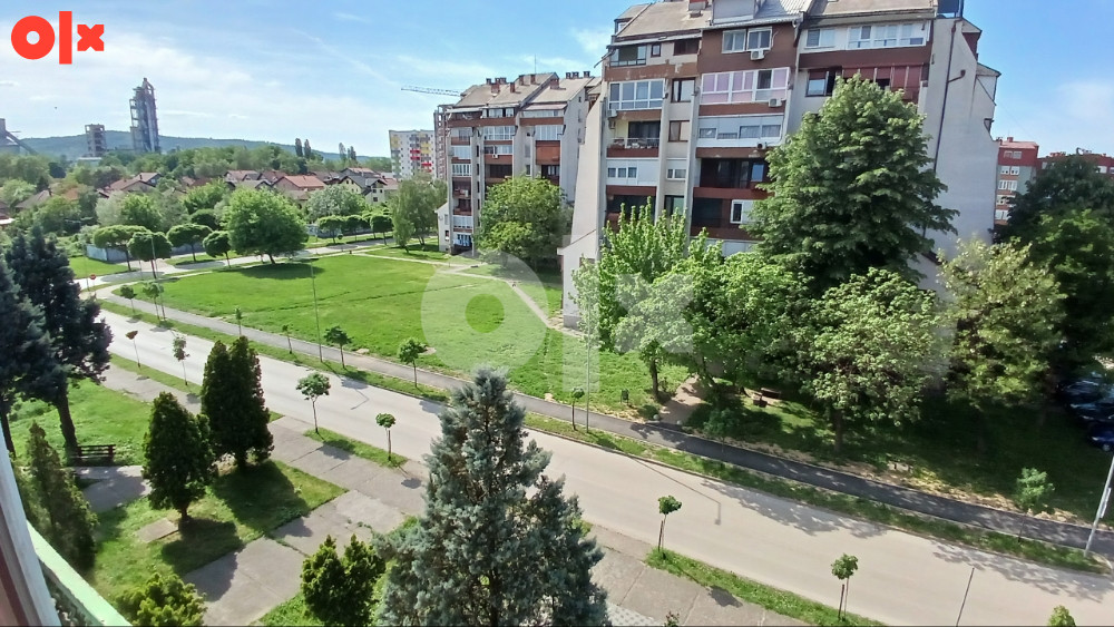 Trosoban stan Lukavac 3