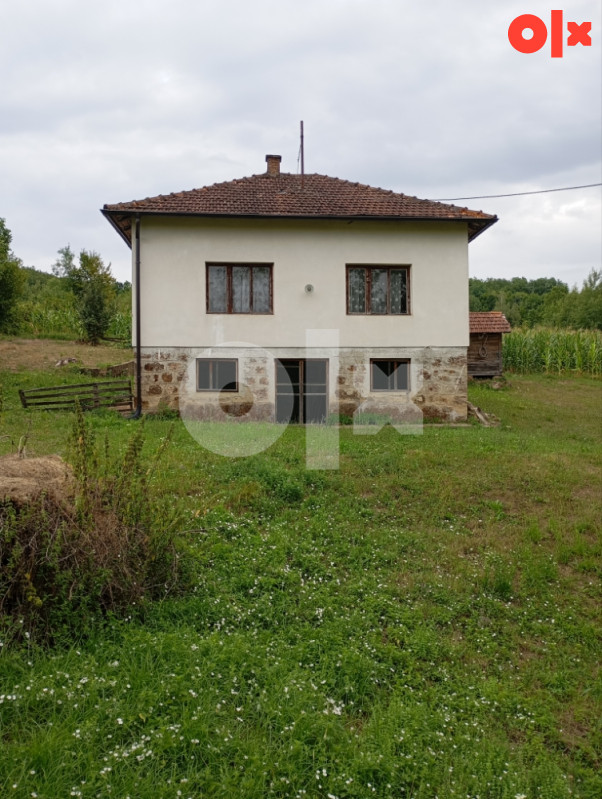 Kuća Radosavska 80m2 sa 8000m2 zemljista