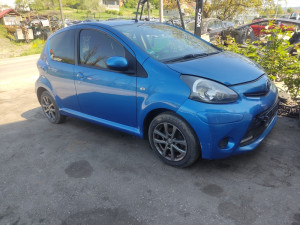 TOYOTA AYGO TOJOTA AJGO 2012 god benzin