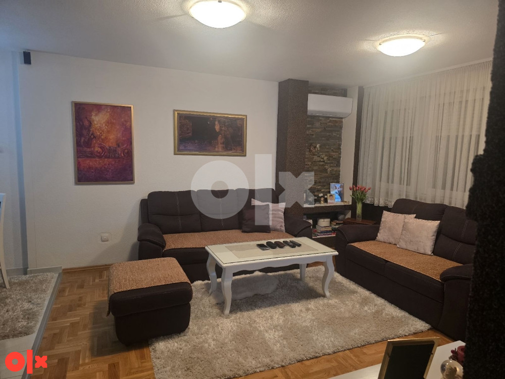Renoviran porodični stan sa dvije spavaće sobe