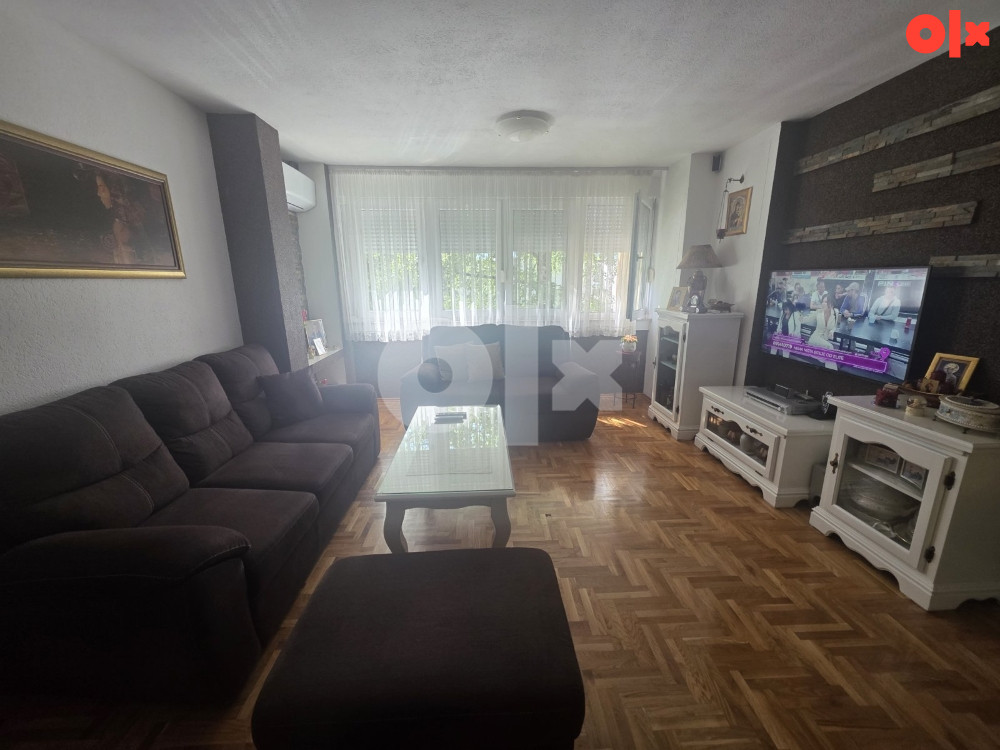 Renoviran porodični stan sa dvije spavaće sobe 3