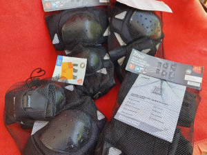 STITNICI ZA ROLE ROSLE ROLERE  CRIVIT GERMANY  vel..M   NOVOO