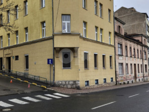 Poslovni prostor + skladište (97 + 53 = 150 m2)