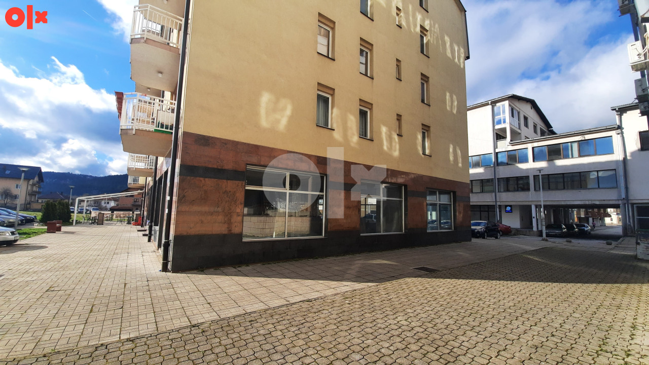 Poslovni prostor Pale 224m2 centar 2