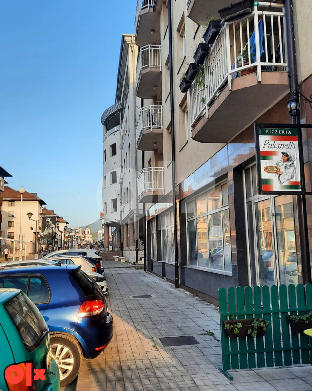 Poslovni prostor Pale 224m2 centar