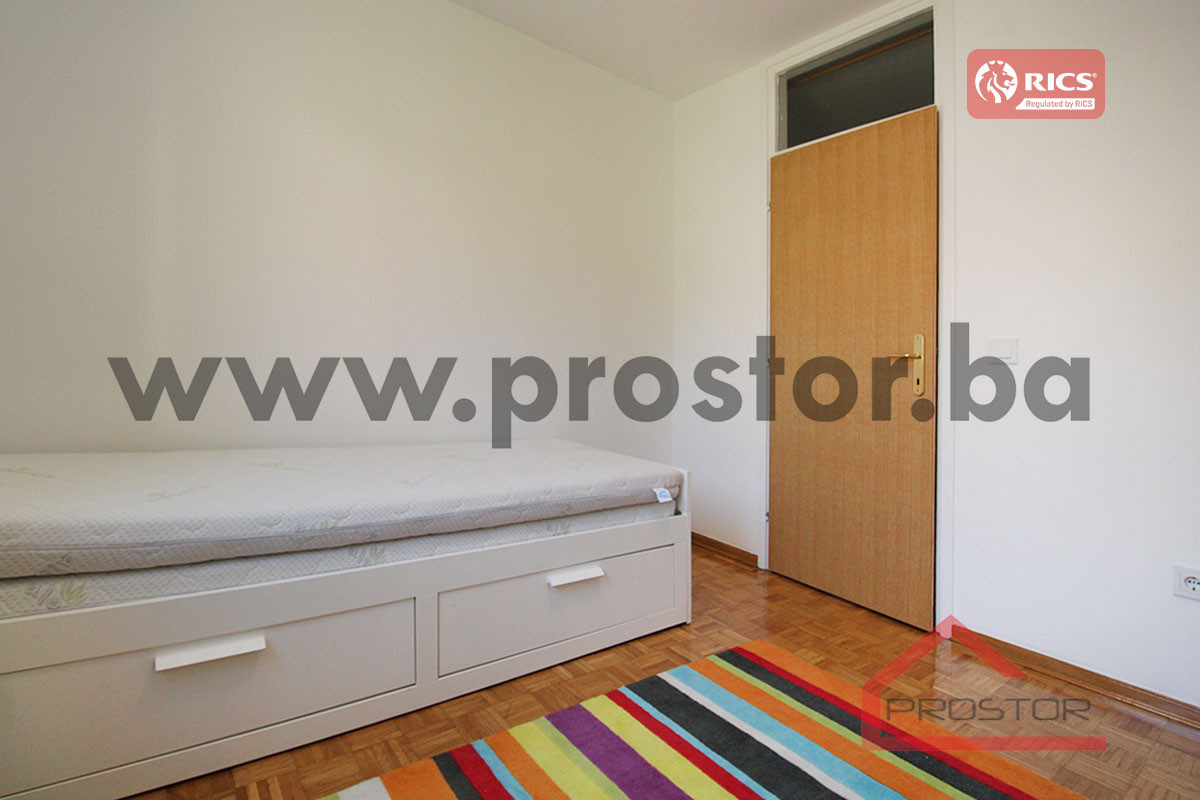 PROSTOR izdaje: Trosoban stan sa dva balkona, Stari Grad 10