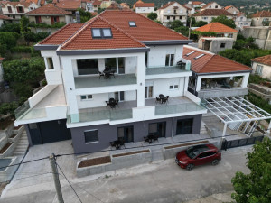 Trebinje stan sa panoramskim pogledom na cijeli grad