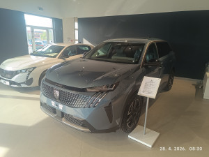 Peugeot 5008 ALLURE PACK HIBRID 145 KS  2026
