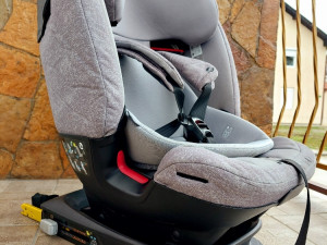 AUTOSJEDALICA ZA DJECU 9--36 KG  MAXI COSI TITAN PRO super