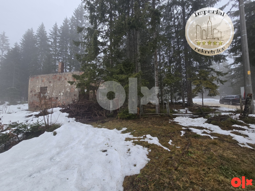 Zemljište Jahorina Dvorišta 500m2, sa devastiranim objektom 3