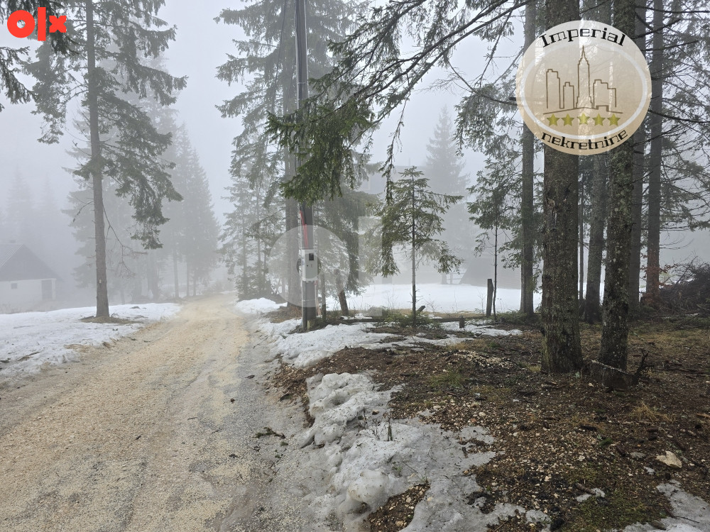 Zemljište Jahorina Dvorišta 500m2, sa devastiranim objektom 2