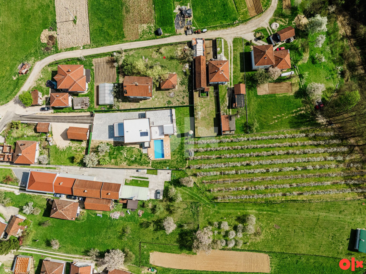 LUKSUZNA VILA SA BAZENOM (IZNAJMLJIVANJE) 9