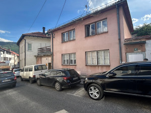 Kuća 144 m2- dvorište i parking - Stari Grad - Sarajevo