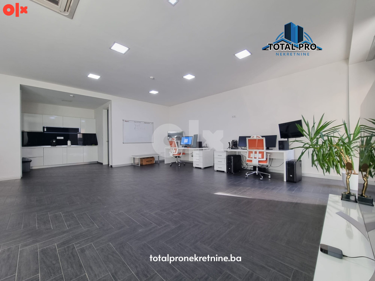 TOTAL PRO / Poslovni prostor s garažom 81 m2 / Stup 6