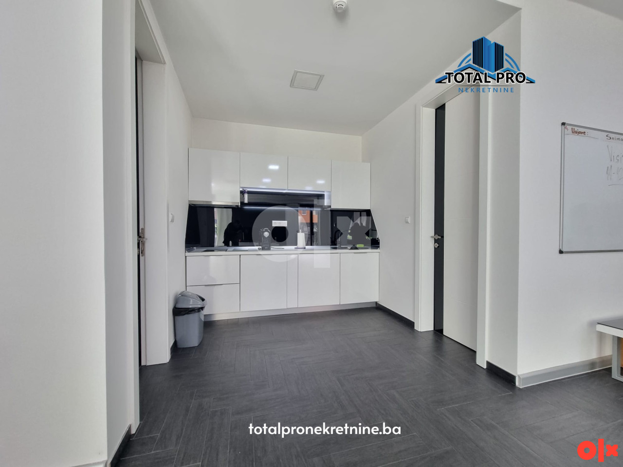 TOTAL PRO / Poslovni prostor s garažom 81 m2 / Stup 8