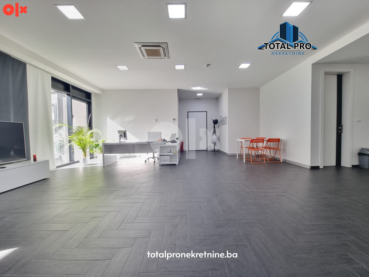 TOTAL PRO / Poslovni prostor s garažom 81 m2 / Stup 11