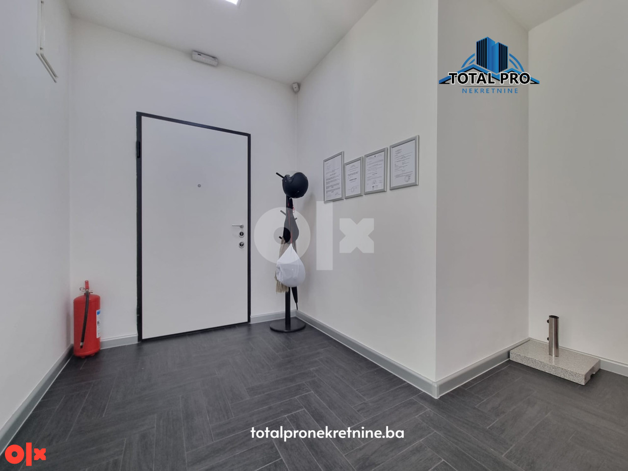 TOTAL PRO / Poslovni prostor s garažom 81 m2 / Stup 20