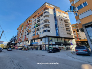 Commercial space with garage 81 m2 / Stup