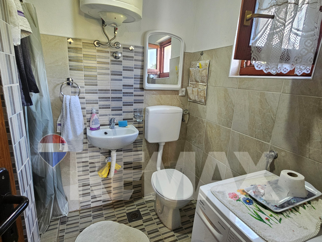 Odlična kuća/ plac 2085m2/ pored rijeke/ Slatina 21