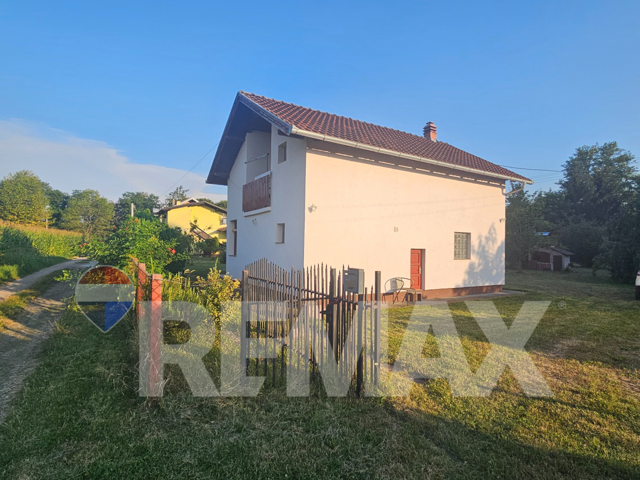 Odlična kuća/ plac 2085m2/ pored rijeke/ Slatina 33