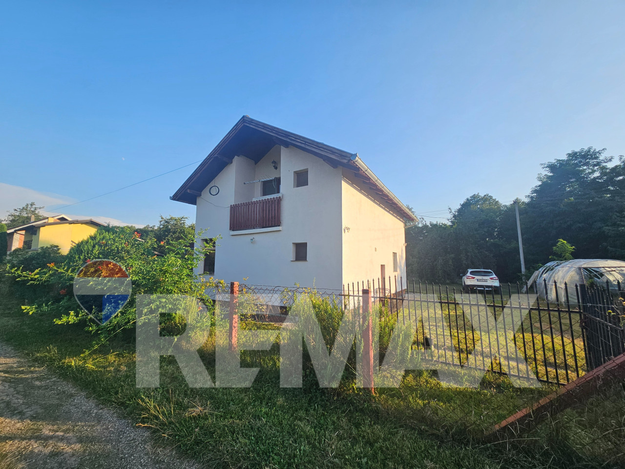 Odlična kuća/ plac 2085m2/ pored rijeke/ Slatina 34