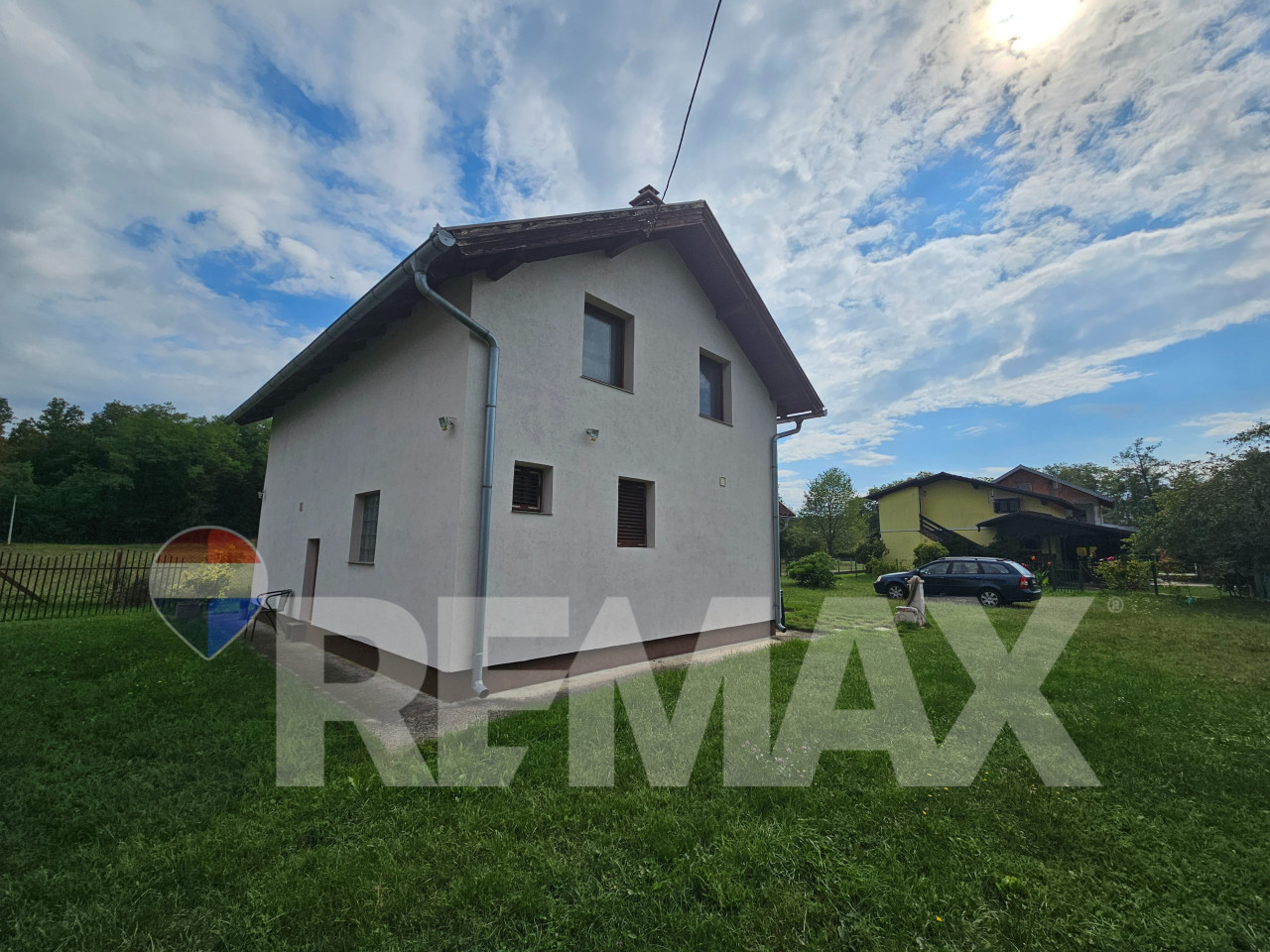 Odlična kuća/ plac 2085m2/ pored rijeke/ Slatina 35