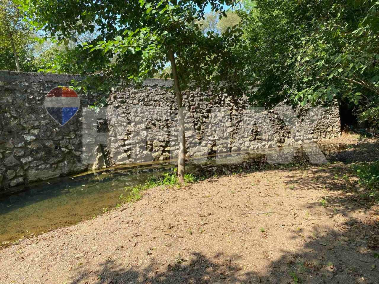 Odlična kuća/ plac 2085m2/ pored rijeke/ Slatina 38