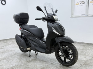Piaggio Beverly 400 hpe Deep Black 2023