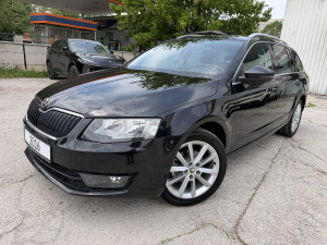 Škoda Octavia 1.6 tdi 81 kw DSG elegance Panorama